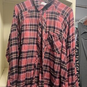Maurice’s size M flannel